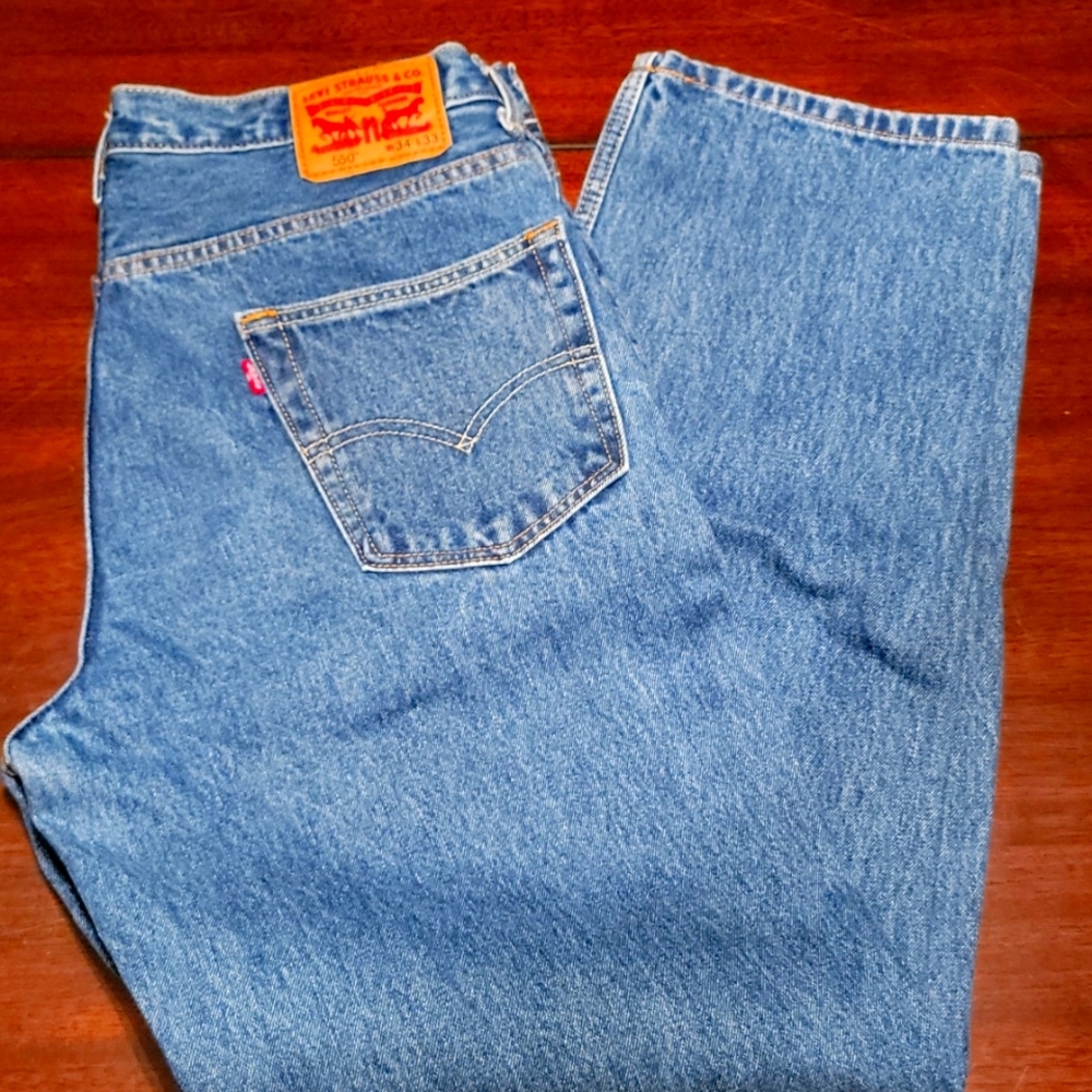 Mens Levi's 550 34 x 33 Relaxed Fit